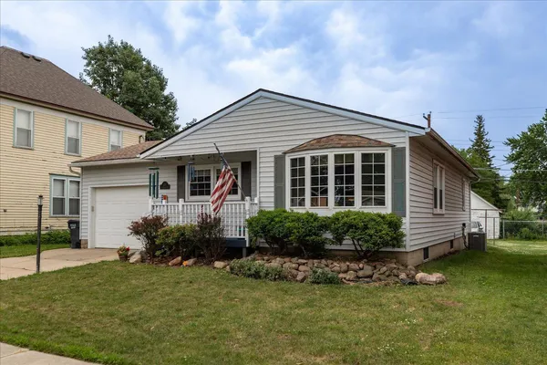 $235,000 | 217 1st Street Northeast, Hayfield, MN 55940