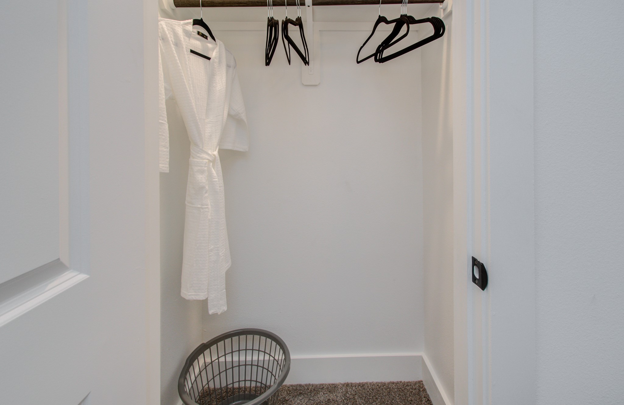 1616 Benson Street Houston, TX 77020 - Photo 33 of 38 a bathroom with a shower