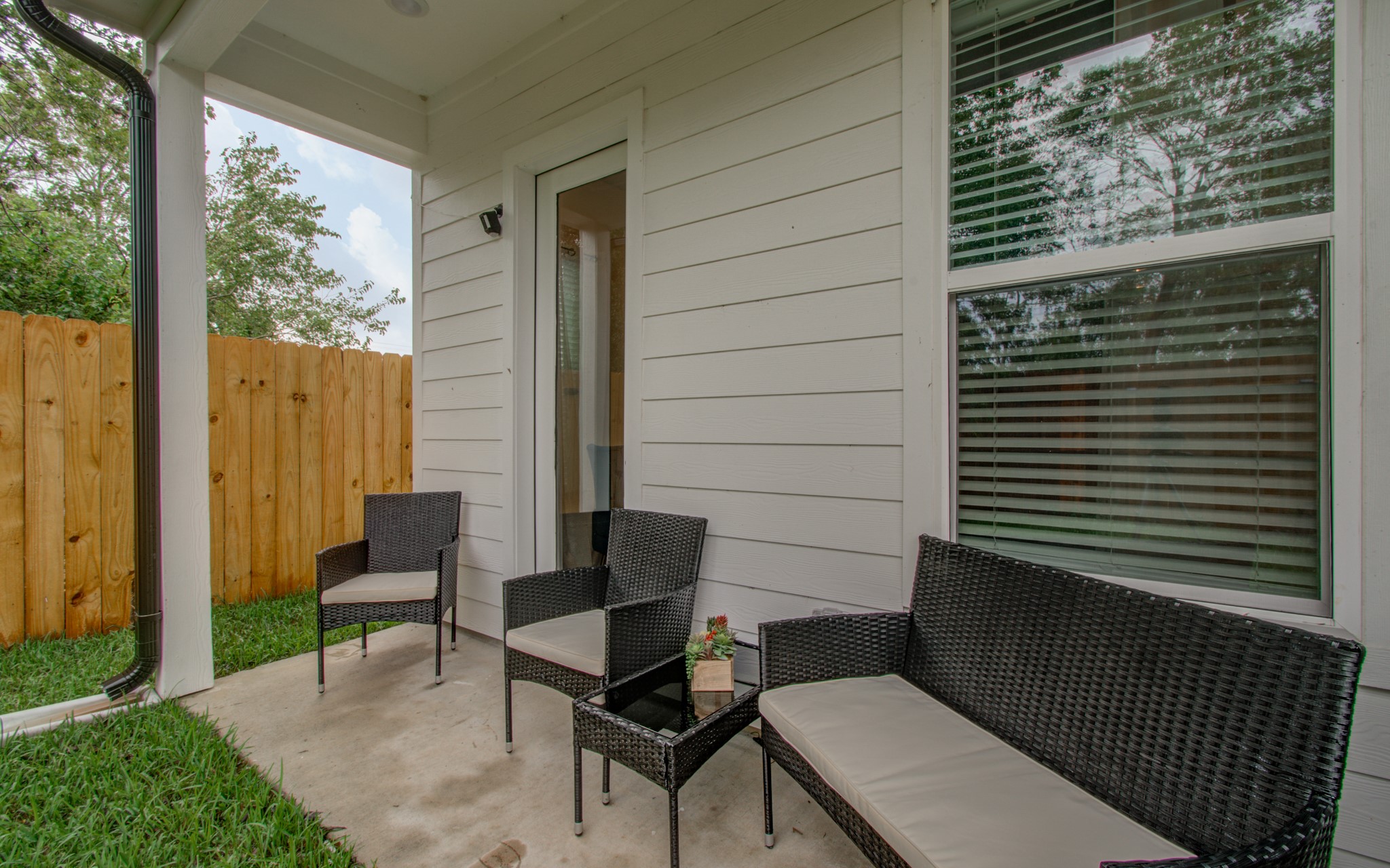 1616 Benson Street Houston, TX 77020 - Photo 37 of 38 a view of a outdoor seating area with furniture