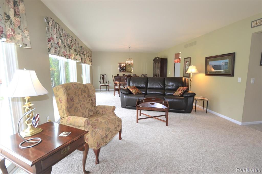 35444 Fredericksburg Road Farmington Hills, MI 48331 - Photo 12 of 52