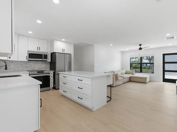 $665,000 | 19124 Southeast Fearnley Drive, Jupiter, FL 33469