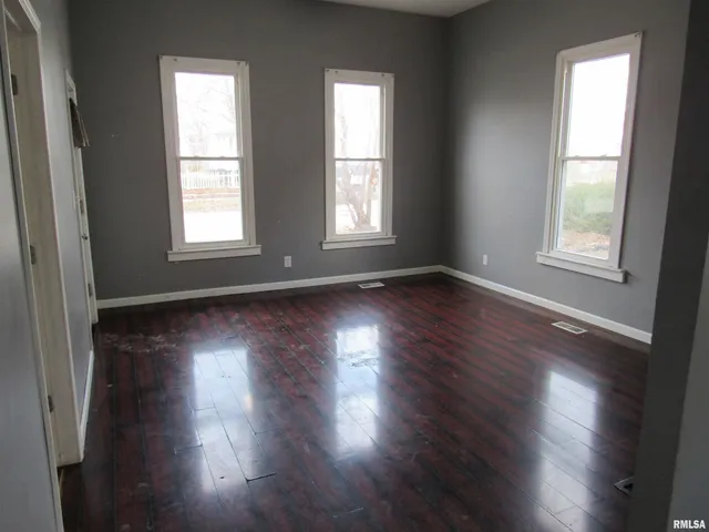 $77,000 | 406 South East Street, Jacksonville, IL 62650