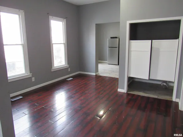 $77,000 | 406 South East Street, Jacksonville, IL 62650