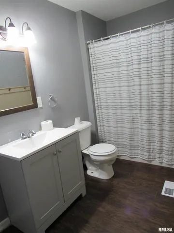 $77,000 | 406 South East Street, Jacksonville, IL 62650