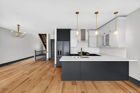 $810,000 | 12 Icehouse Drive, Saugerties, NY 12477