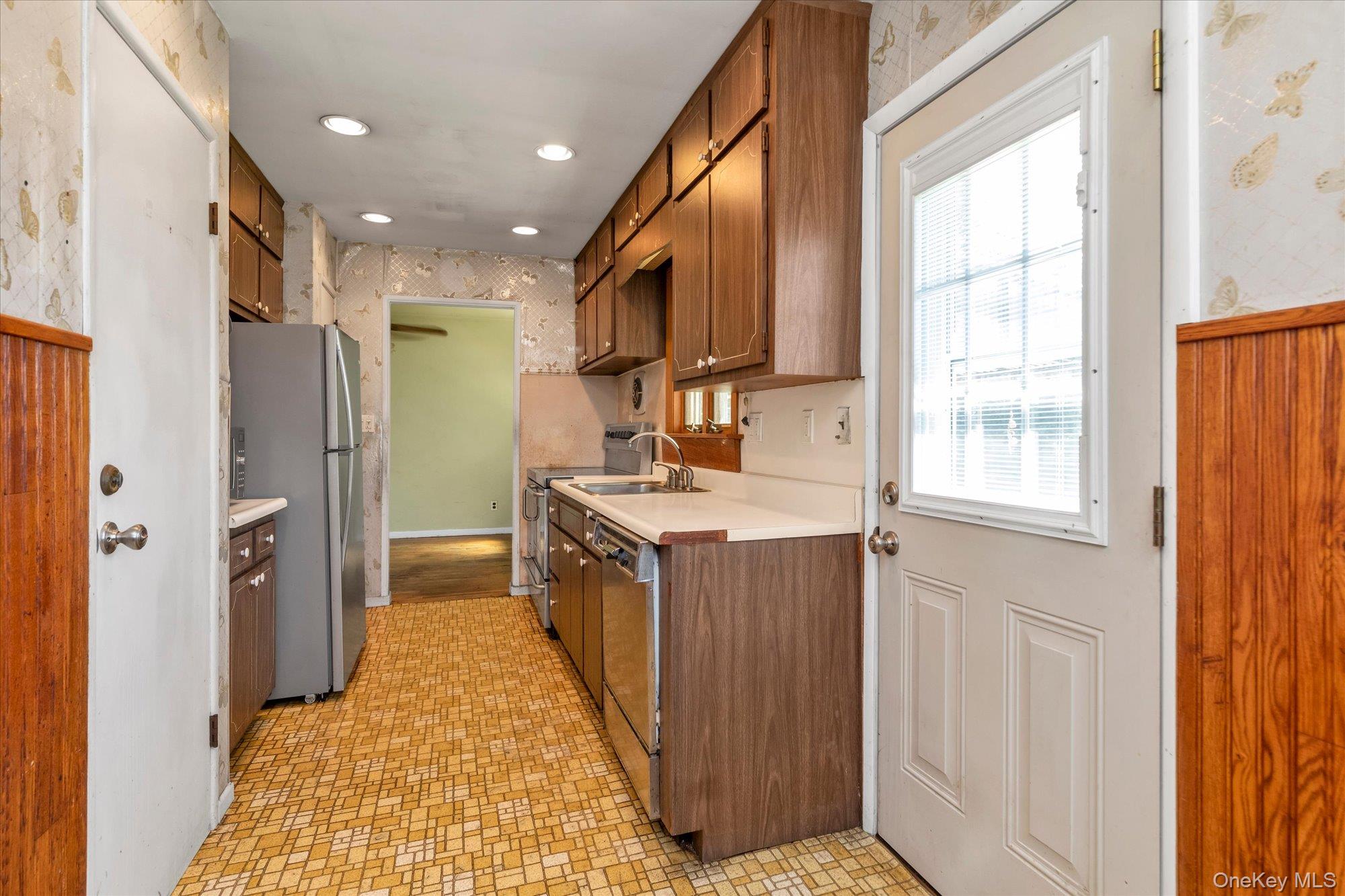 3636 Farm Ranch Road South Bethpage, NY 11714 - Photo 12 of 28 Gallery Image 12