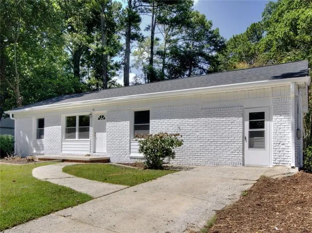 $2,200 | 3946 Green Oak Drive, Doraville, GA 30340