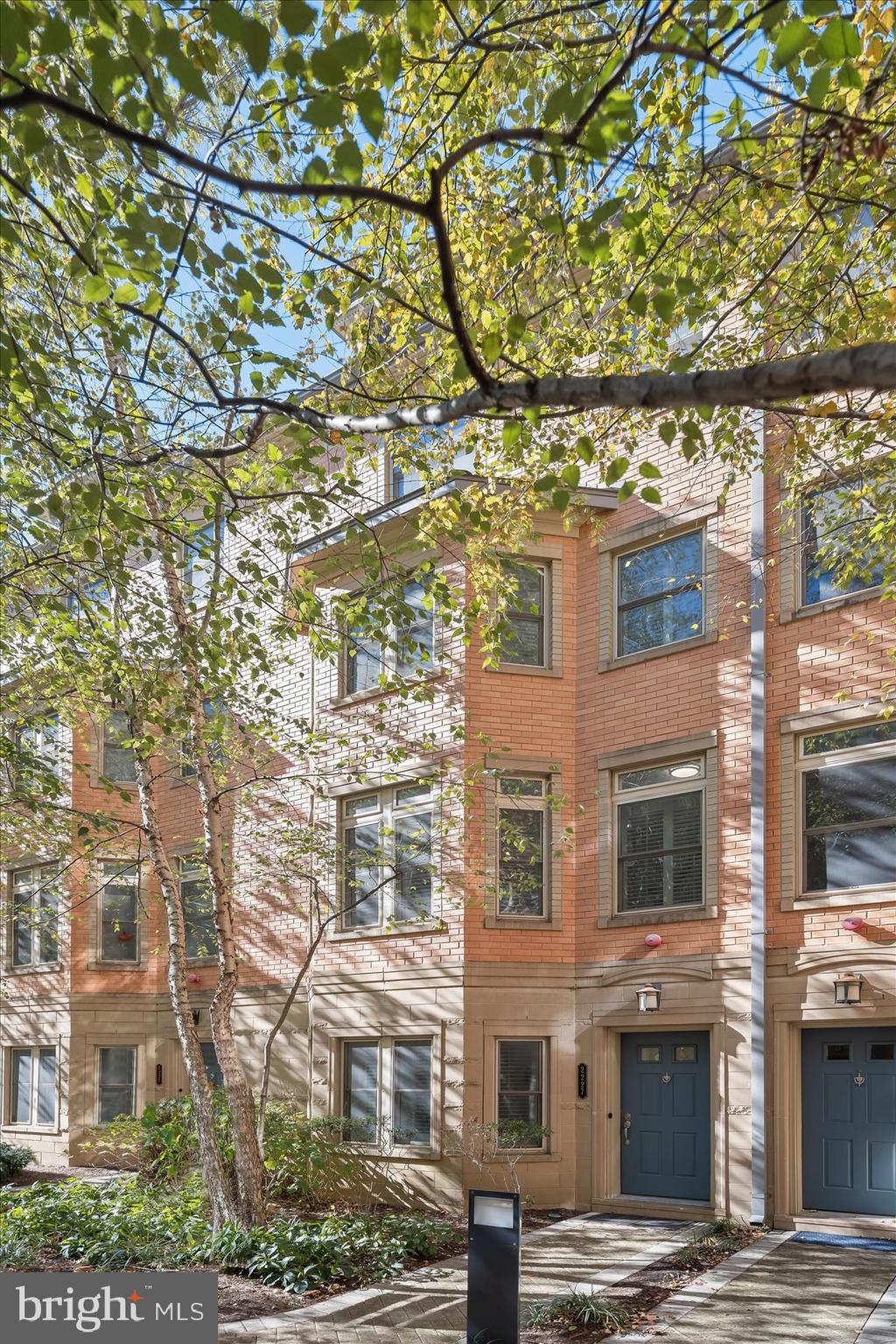 2227 12th Court North Arlington, VA 22201 - Photo 2 of 62 front view of a building