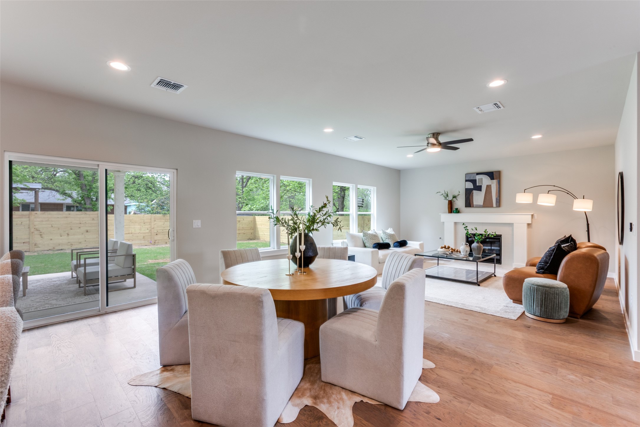 8012 Gault Street Austin, TX 78757 - Photo 9 of 47