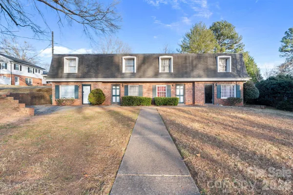 $585,000 | 1182 10th St Pl Circle Northwest, Hickory, NC 28601