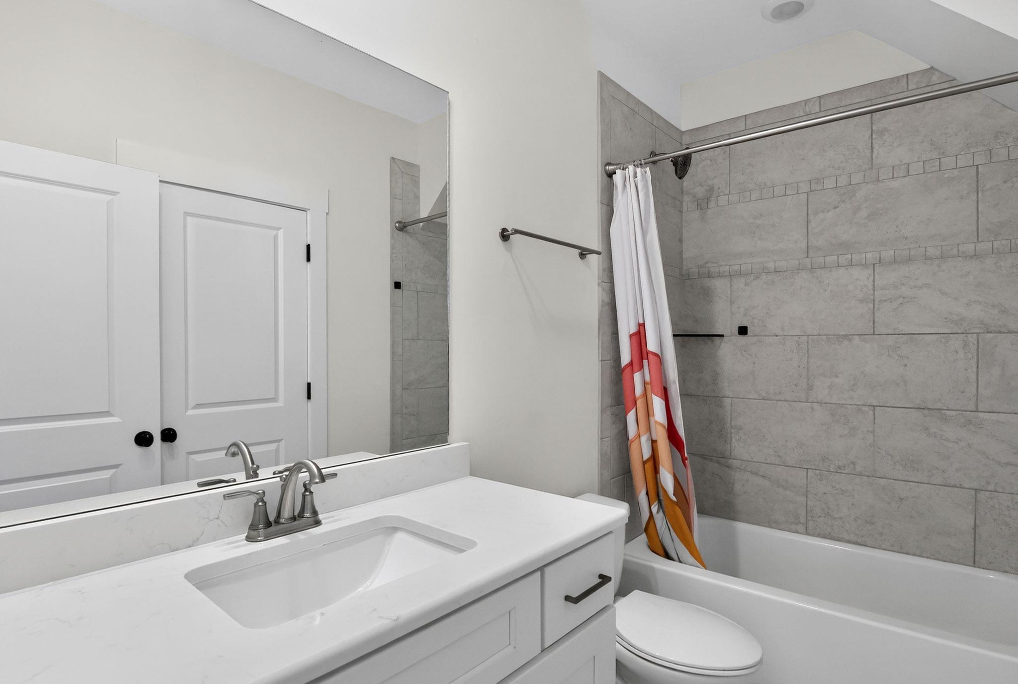 1421 Peyton Run Loop South Collierville, TN 38017 - Photo 27 of 29 Bathroom with vanity and shower / tub combo