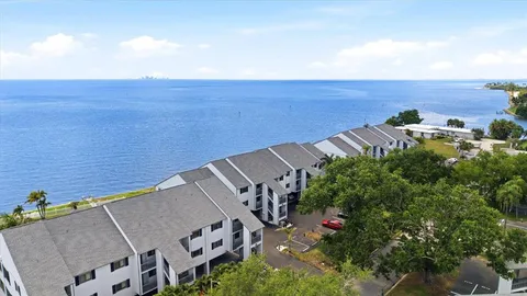 $275,000 | 818 Bahia Del Sol Drive, Unit 28, Ruskin, FL 33570