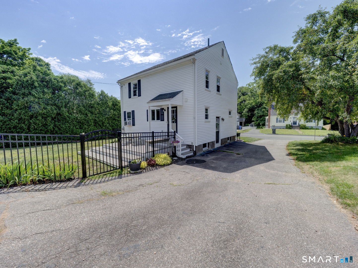 137 Green Road Manchester, CT 06042 - Photo 33 of 37
