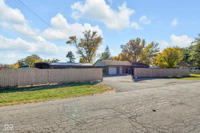 $250,000 | 7601 Milhouse Road, Indianapolis, IN 46241