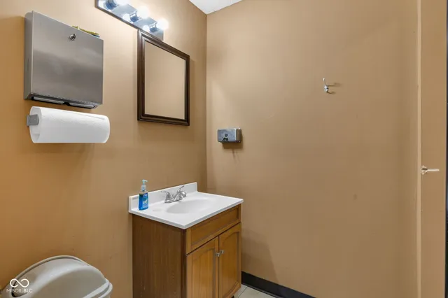 $250,000 | 7601 Milhouse Road, Indianapolis, IN 46241