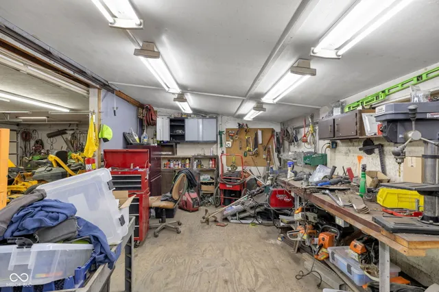 $250,000 | 7601 Milhouse Road, Indianapolis, IN 46241