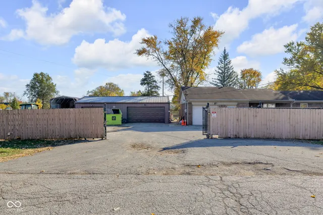 $250,000 | 7601 Milhouse Road, Indianapolis, IN 46241