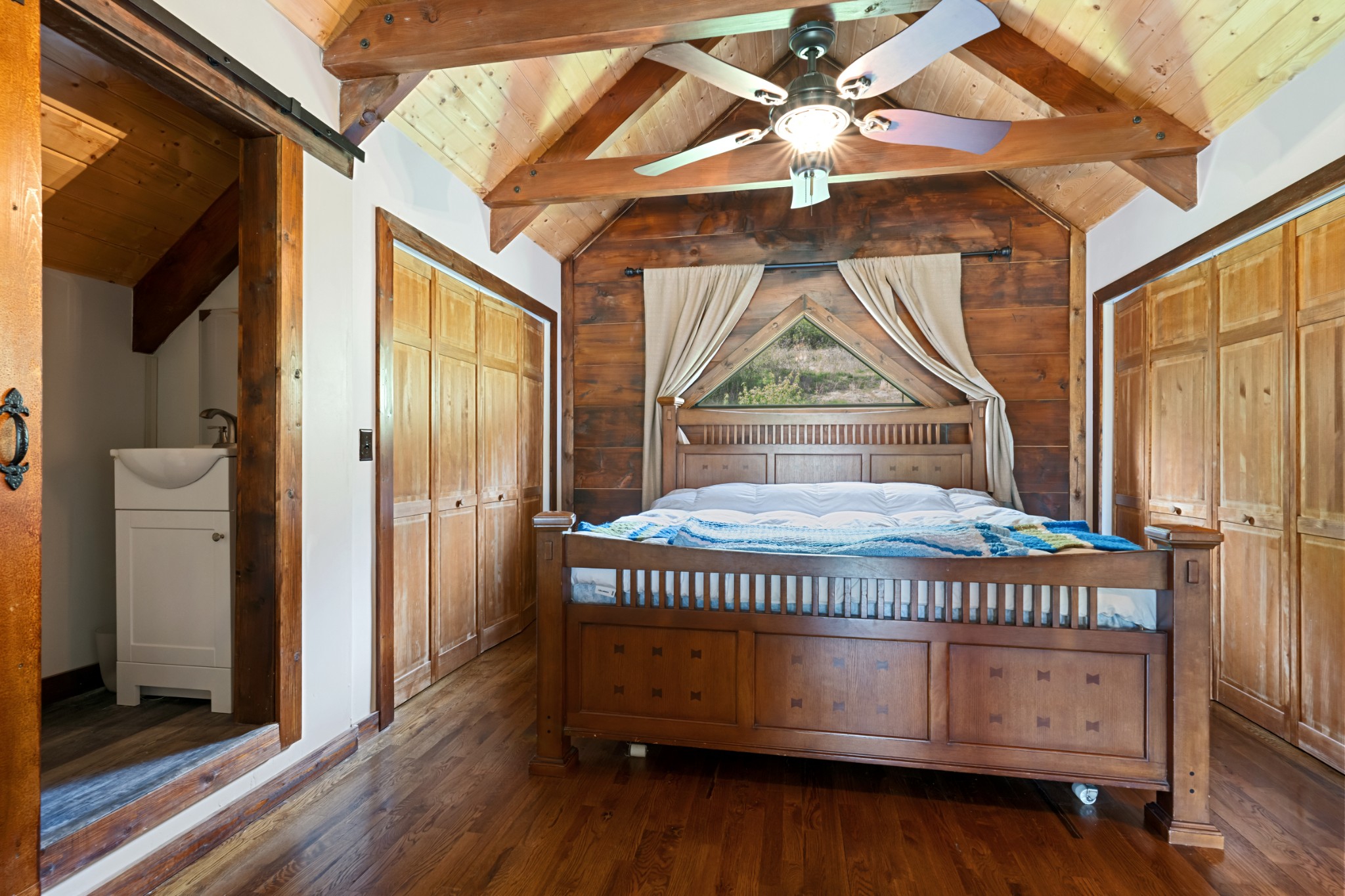 4818 Ensor Hollow Road Granville, TN 38564 - Photo 25 of 52 a view of an entryway with a workspace