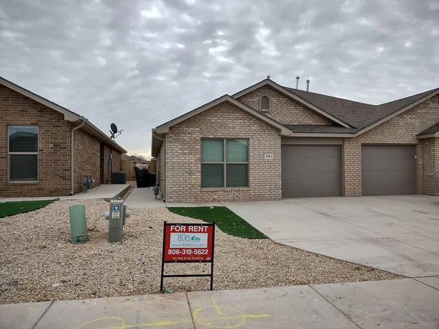 $1,250 | 2120 North Avenue J, Unit 12, Lubbock, TX 79403
