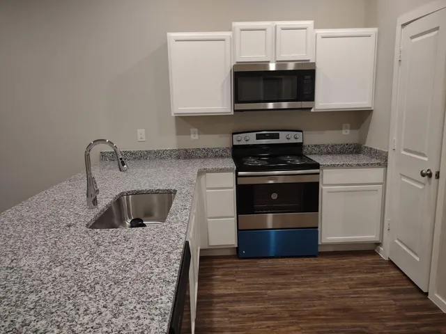 $1,250 | 2120 North Avenue J, Unit 12, Lubbock, TX 79403
