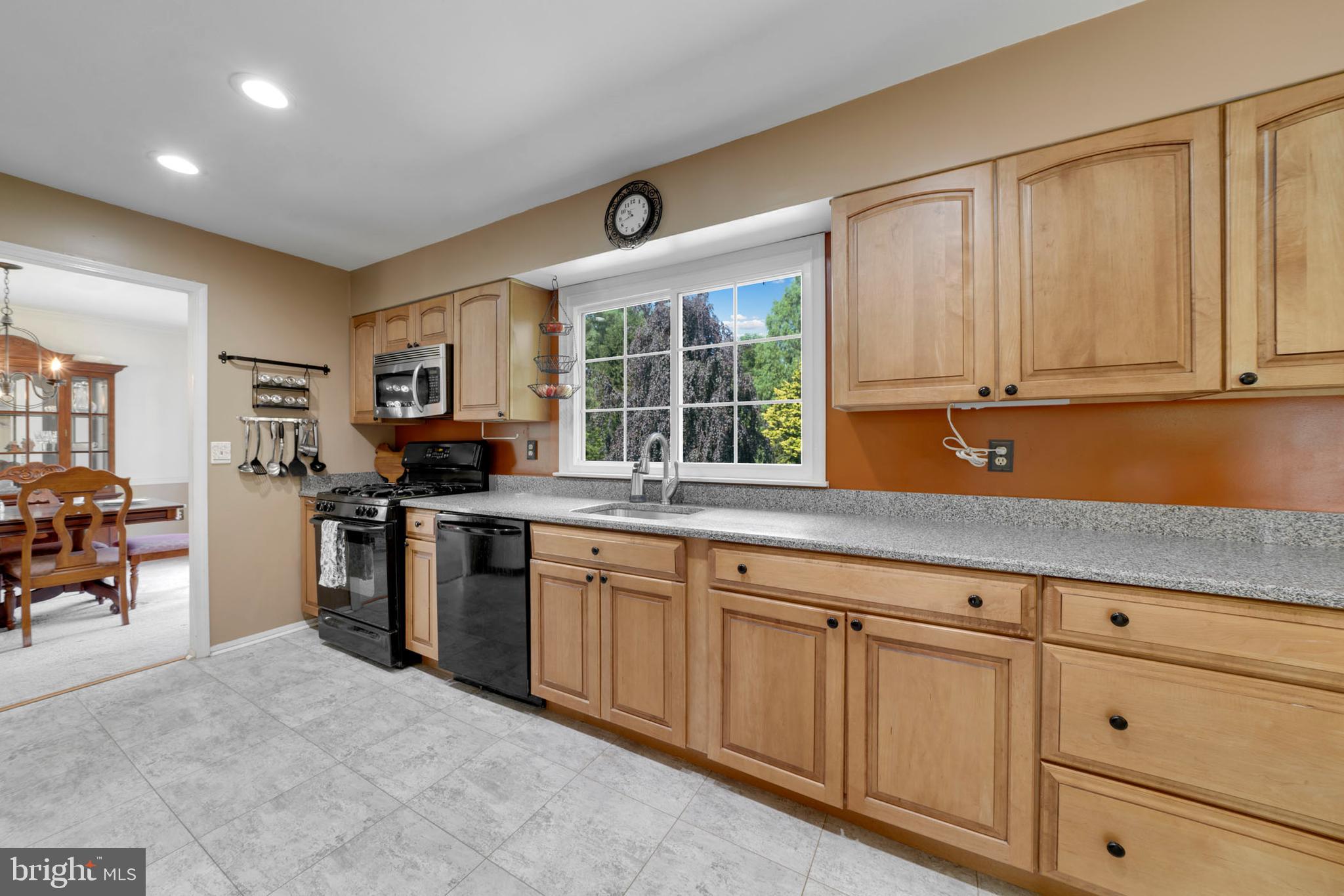 5586 Linton Road Sykesville, MD 21784 - Photo 16 of 104 Beautiful updated kitchen