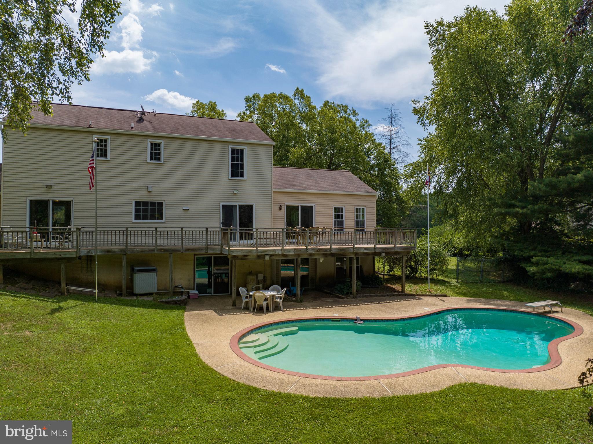 5586 Linton Road Sykesville, MD 21784 - Photo 7 of 104 This deck is amazing!