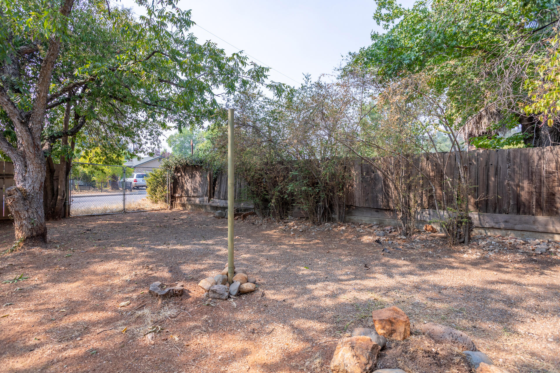 2756 Irwin Road Redding, CA 96002 - Photo 20 of 29 70 rv access