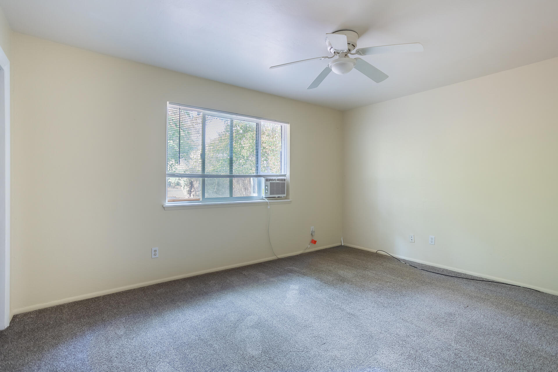 2756 Irwin Road Redding, CA 96002 - Photo 21 of 29 46 bedroom