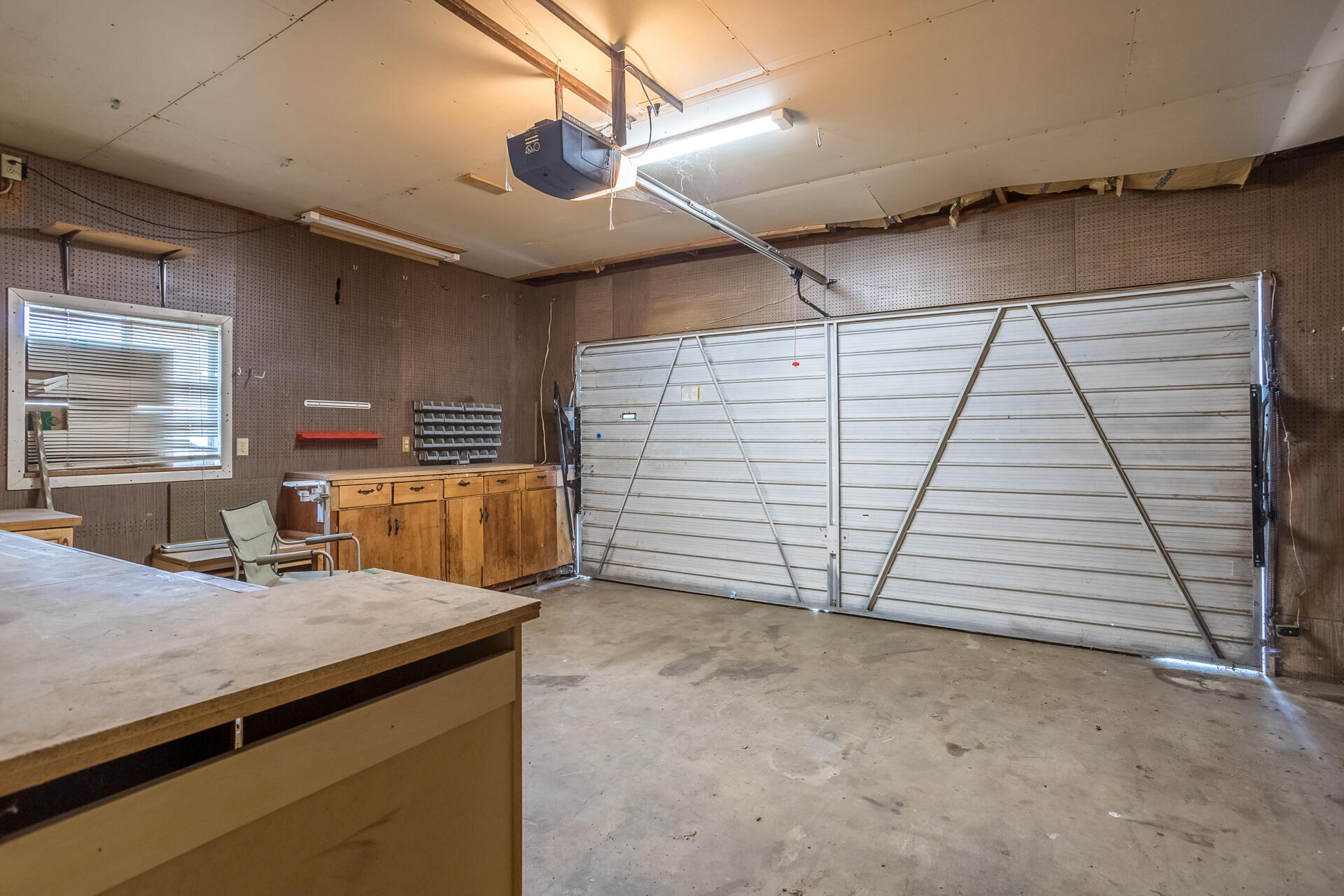 2756 Irwin Road Redding, CA 96002 - Photo 24 of 29 60 garage