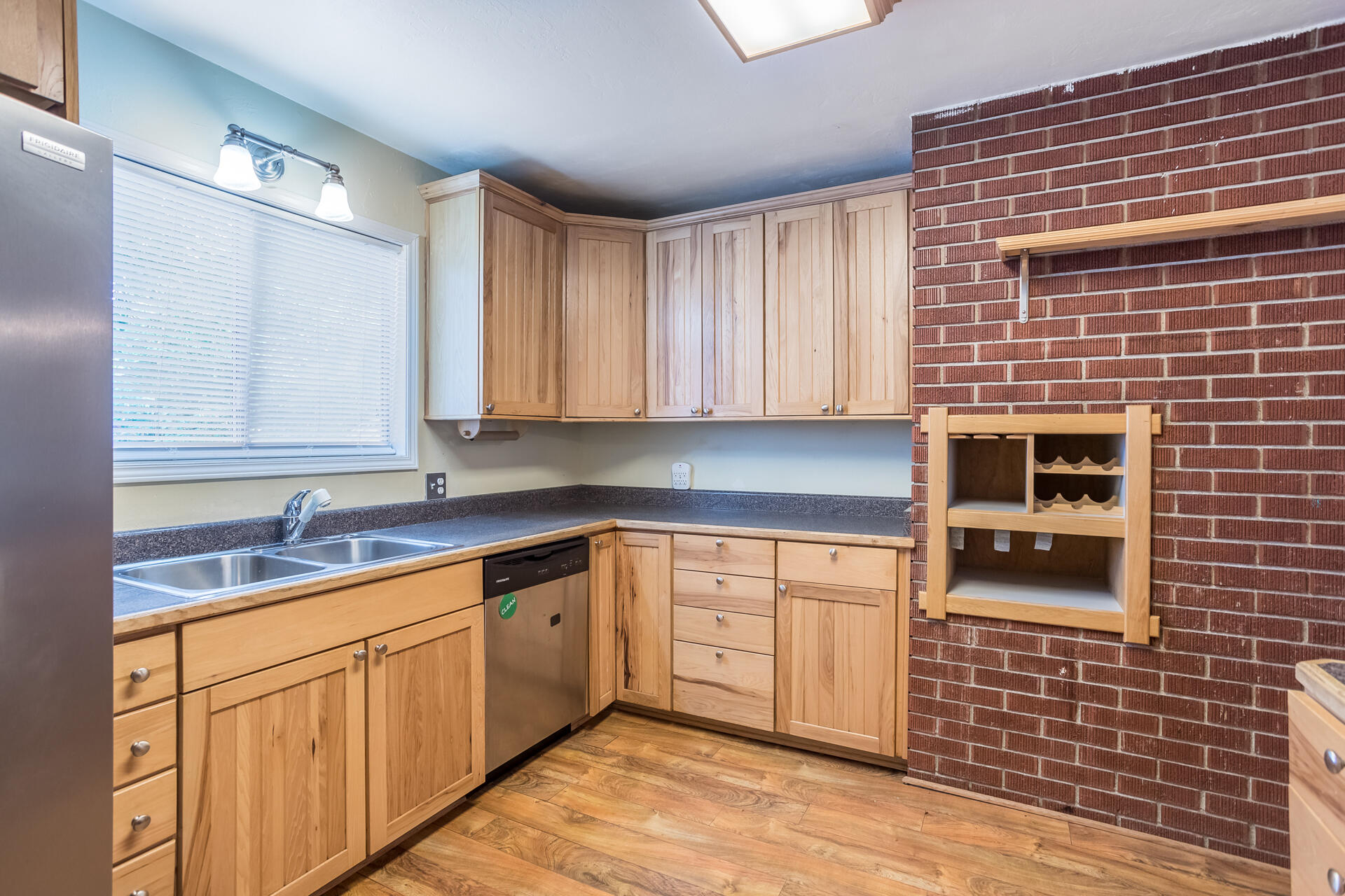 2756 Irwin Road Redding, CA 96002 - Photo 10 of 29 26 kitchen
