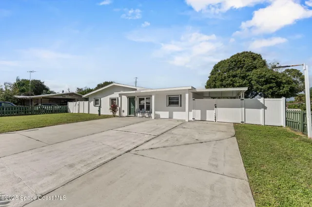 front view of house with a yard