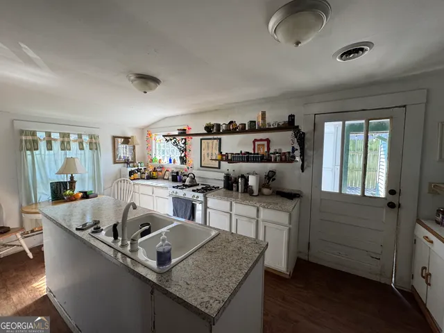 $1,300 | 455 North Harris Street, Athens, GA 30601