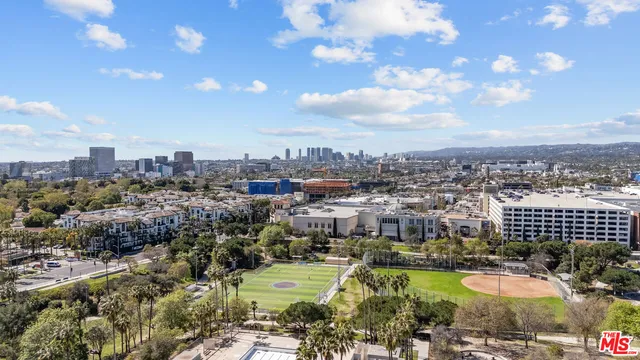 $2,200,000 | 191 South Gardner Street, Los Angeles, CA 90036