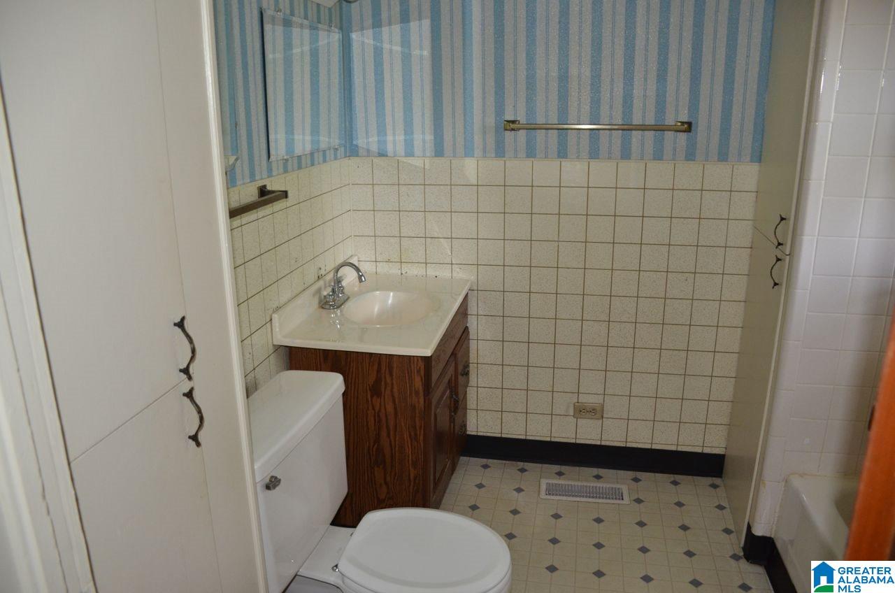 1828 4th Avenue Birmingham, AL 35210 - Photo 14 of 32