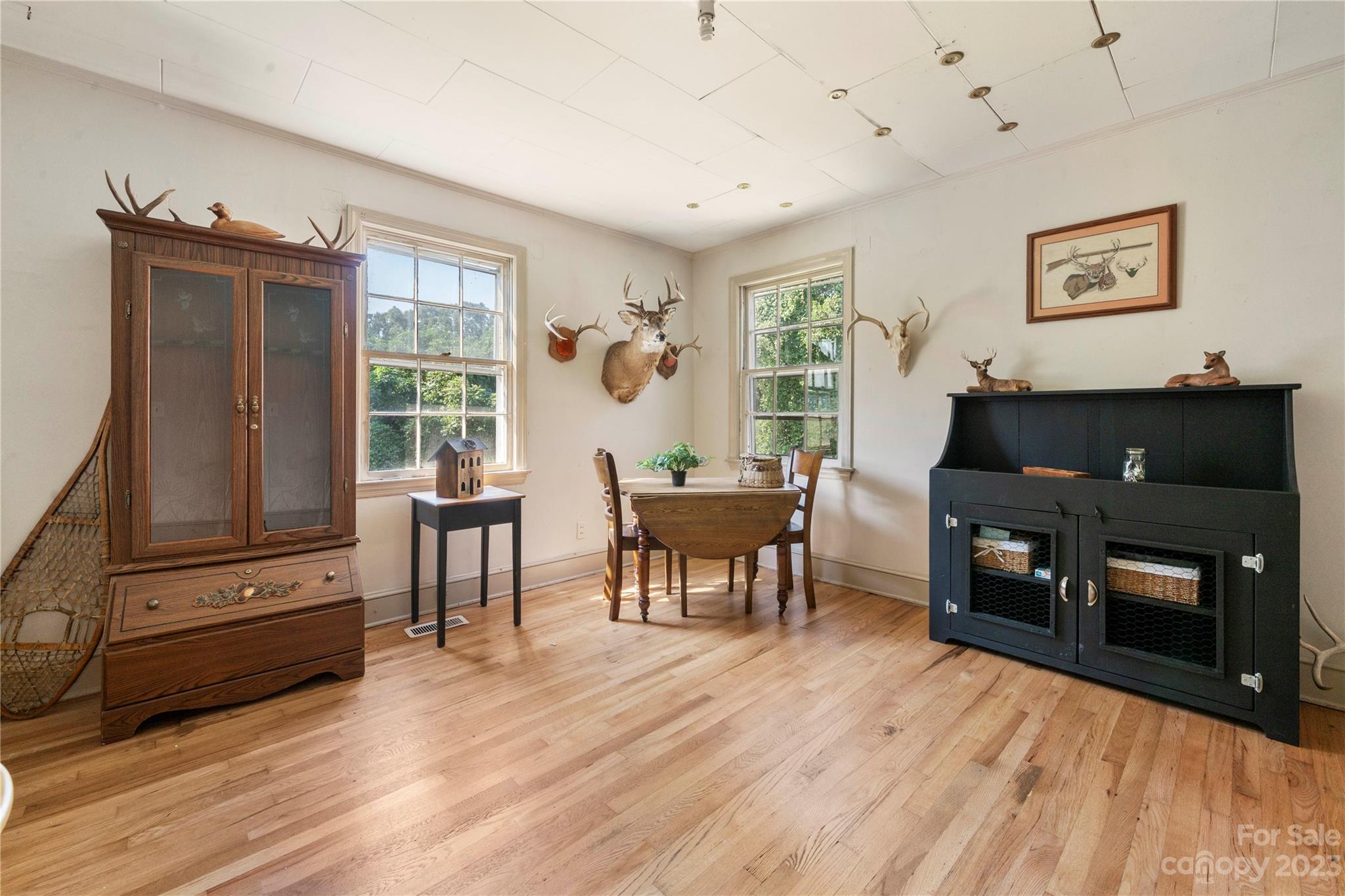 818 Old Buncombe Road Union, SC 29379 - Photo 17 of 27 a living room with furniture and a flat screen tv