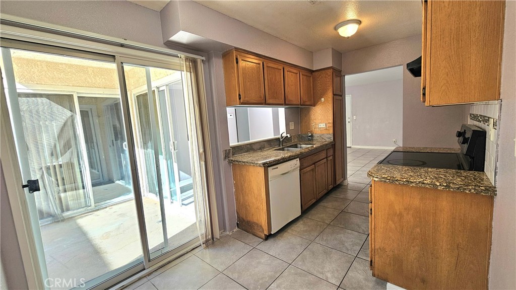 7641 Reseda Boulevard, Unit 87 Reseda, CA 91335 - Photo 13 of 42