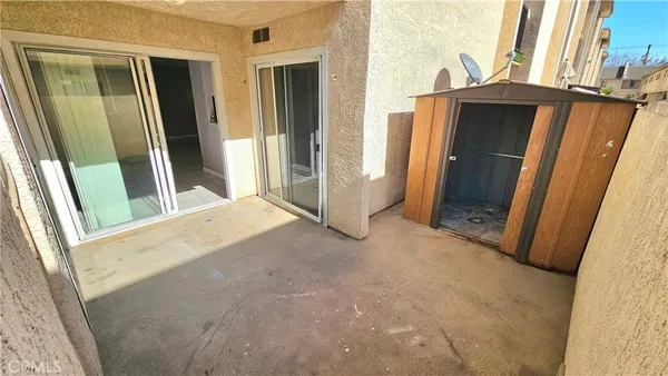 $375,000 | 7641 Reseda Boulevard, Unit 87, Reseda, CA 91335