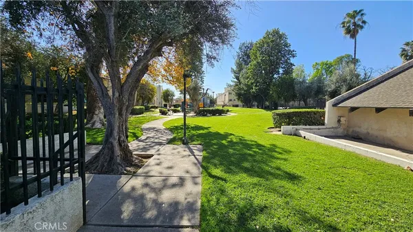$375,000 | 7641 Reseda Boulevard, Unit 87, Reseda, CA 91335