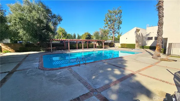 $375,000 | 7641 Reseda Boulevard, Unit 87, Reseda, CA 91335