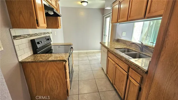 $375,000 | 7641 Reseda Boulevard, Unit 87, Reseda, CA 91335