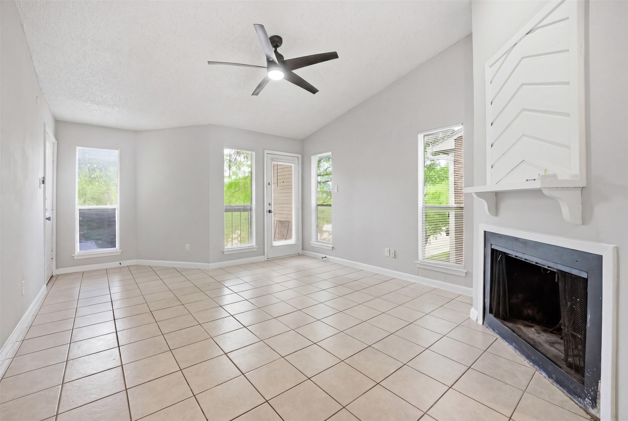 2009 West West Loop, Unit D Austin, TX 78758 - Photo 2 of 11