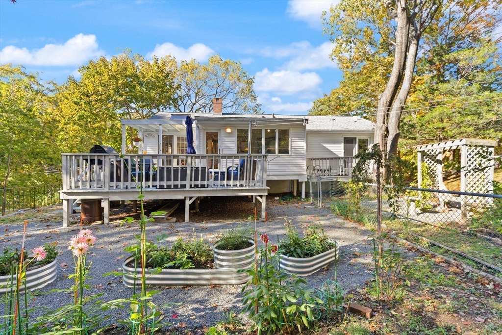 109 Riverview Road Gloucester, MA 01930 - Photo 33 of 42 a front view of a house with garden