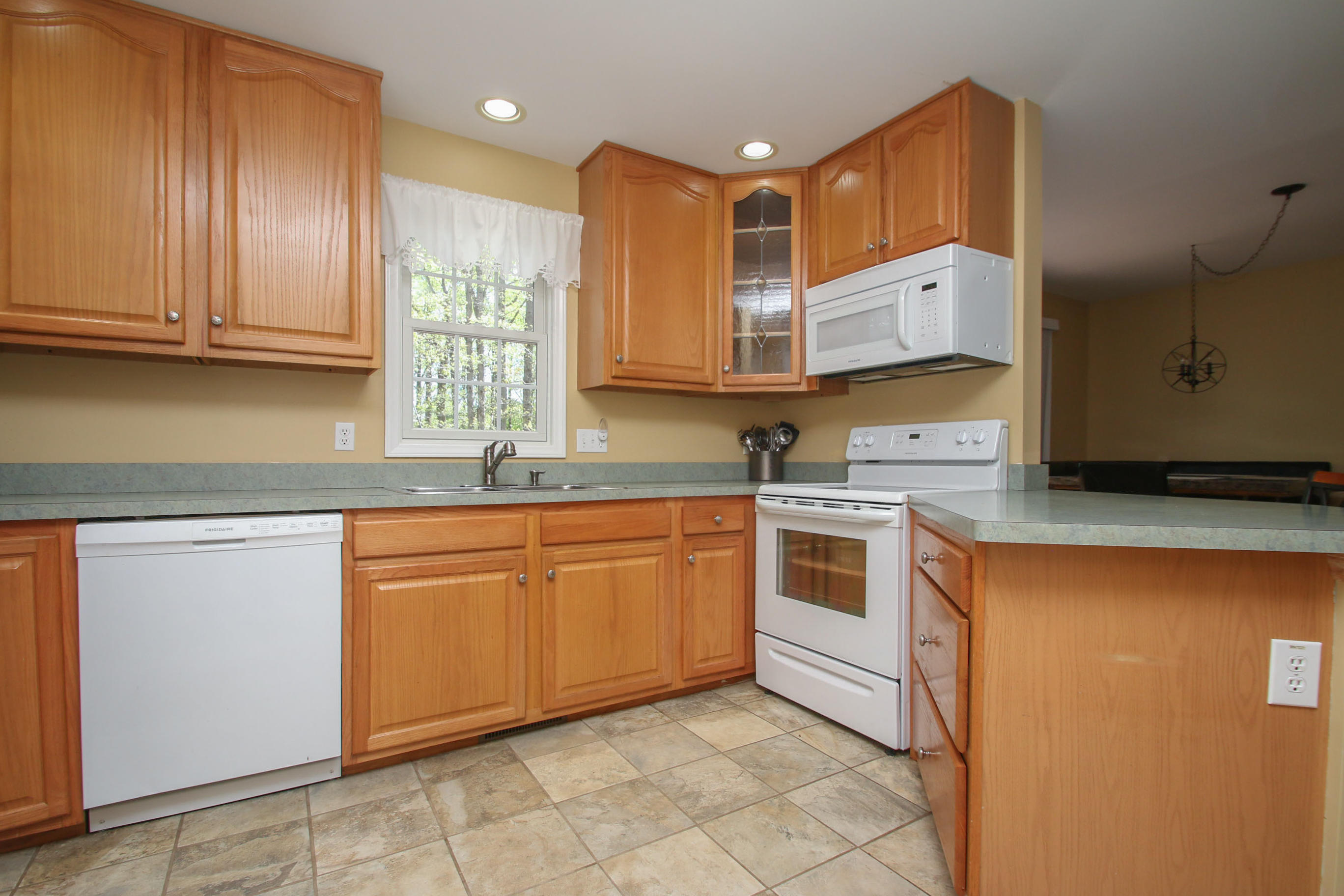 445 Periwinkle Road Moneta, VA 24121 - Photo 14 of 46 img_3866