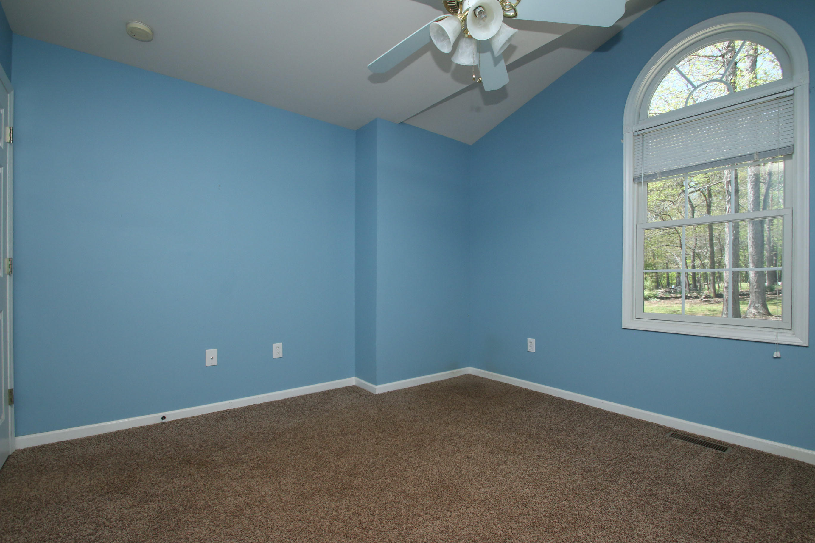 445 Periwinkle Road Moneta, VA 24121 - Photo 24 of 46 img_3898