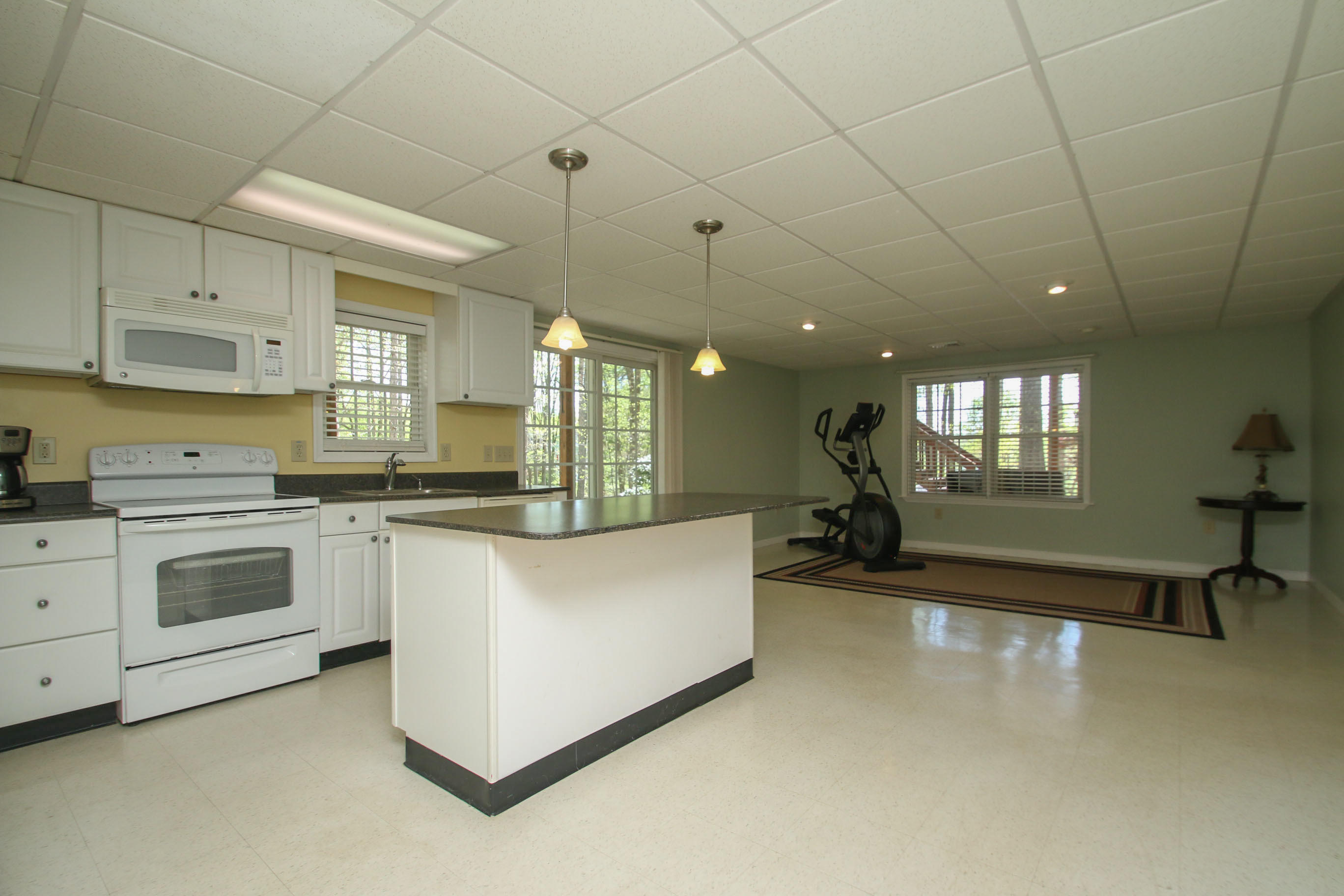 445 Periwinkle Road Moneta, VA 24121 - Photo 27 of 46 img_3904