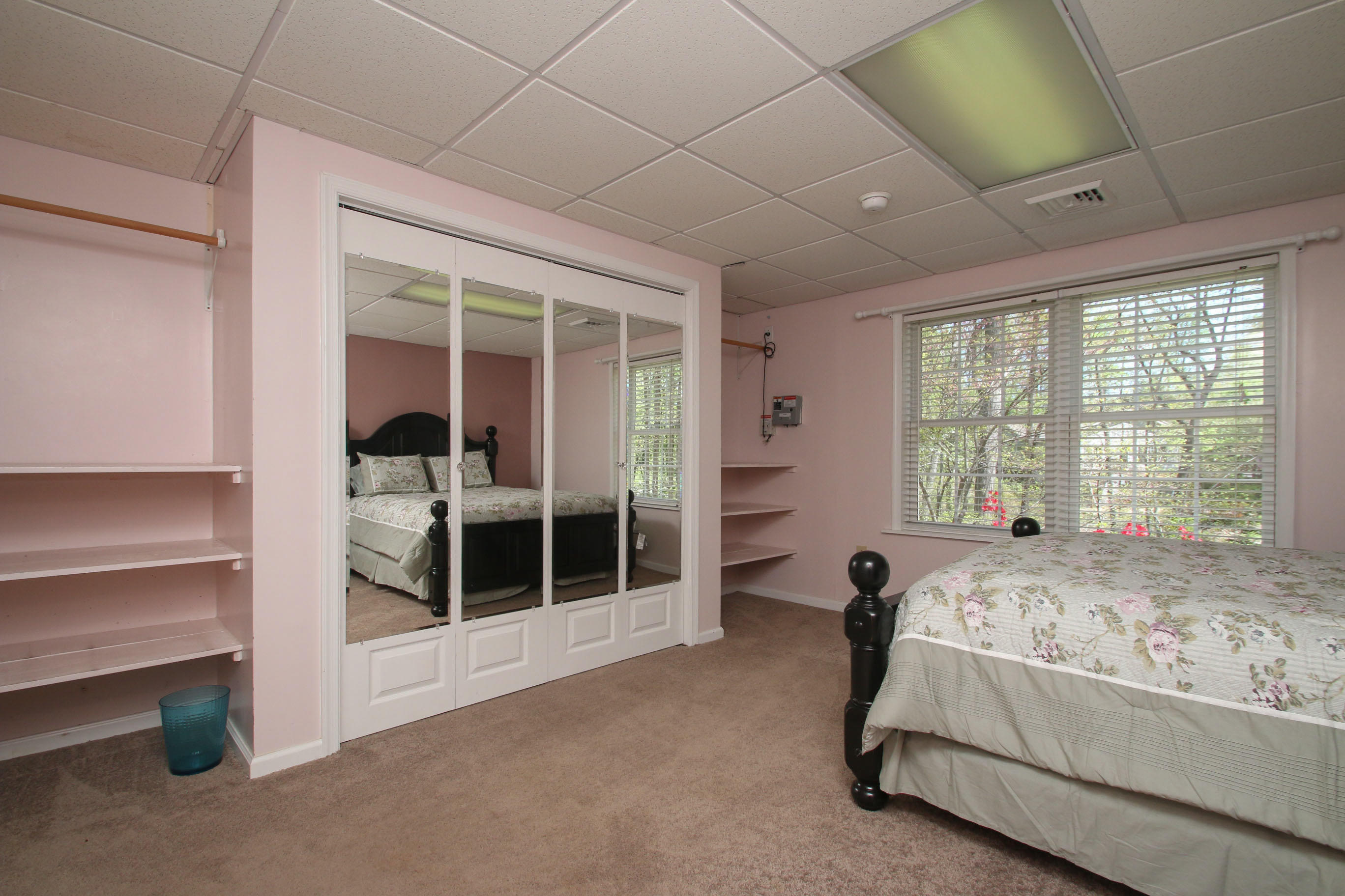 445 Periwinkle Road Moneta, VA 24121 - Photo 34 of 46 img_3927