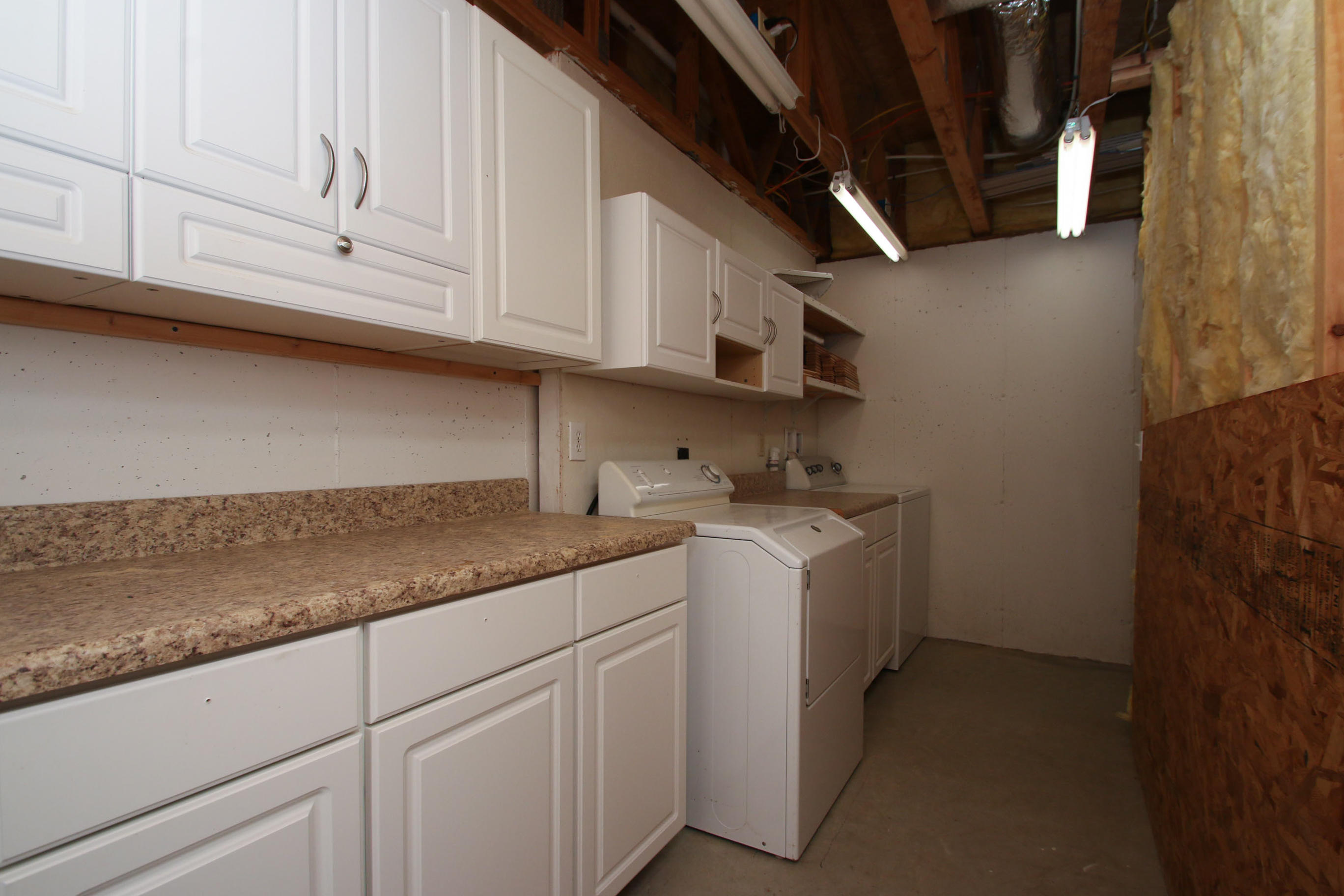 445 Periwinkle Road Moneta, VA 24121 - Photo 35 of 46 img_3919