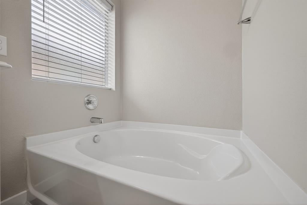 1628 Birds Eye Road Fort Worth, TX 76177 - Photo 22 of 32