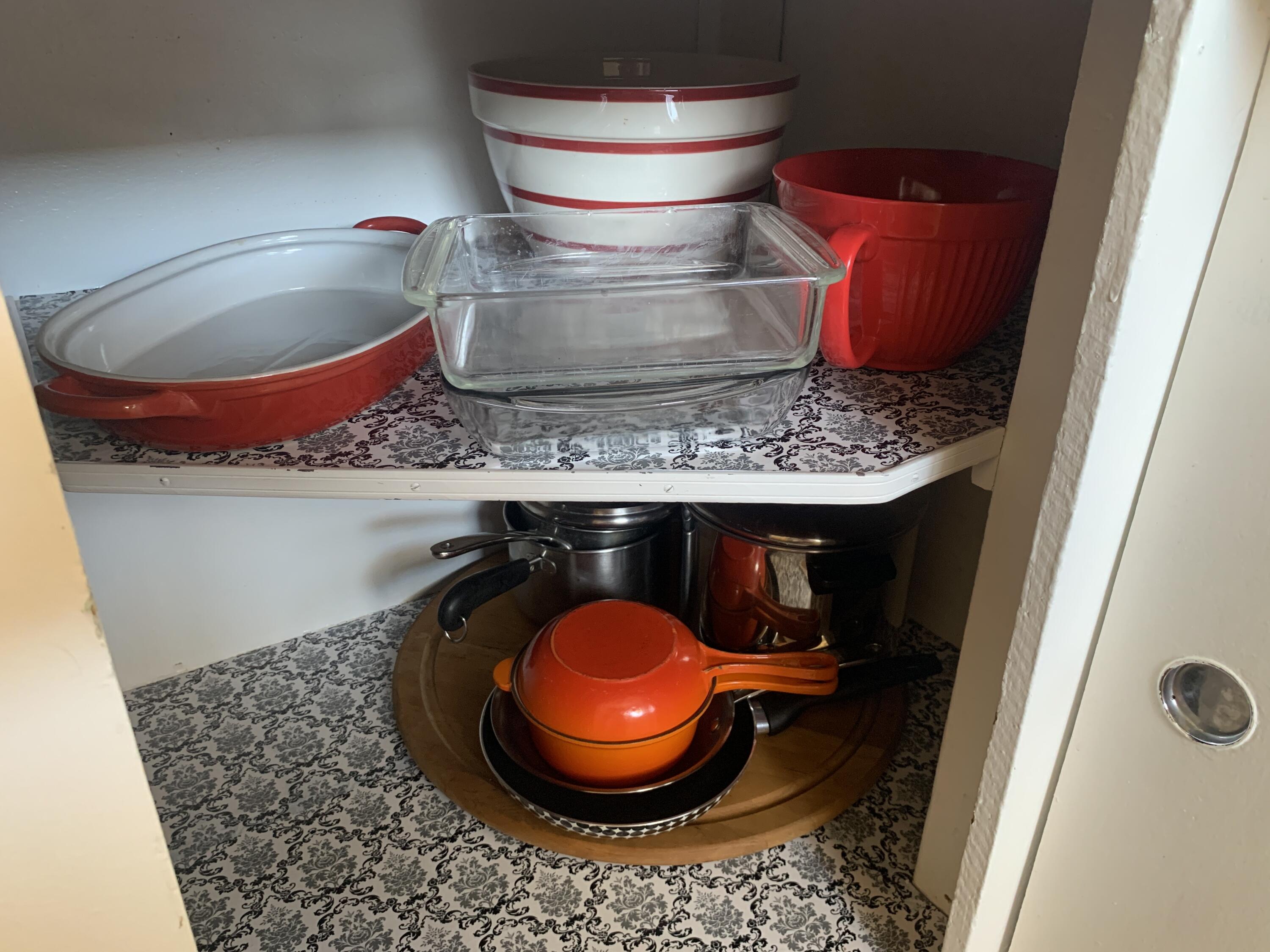 2528 De La Vina Street Santa Barbara, CA 93105 - Photo 19 of 32 a bathroom with a toilet and a sink