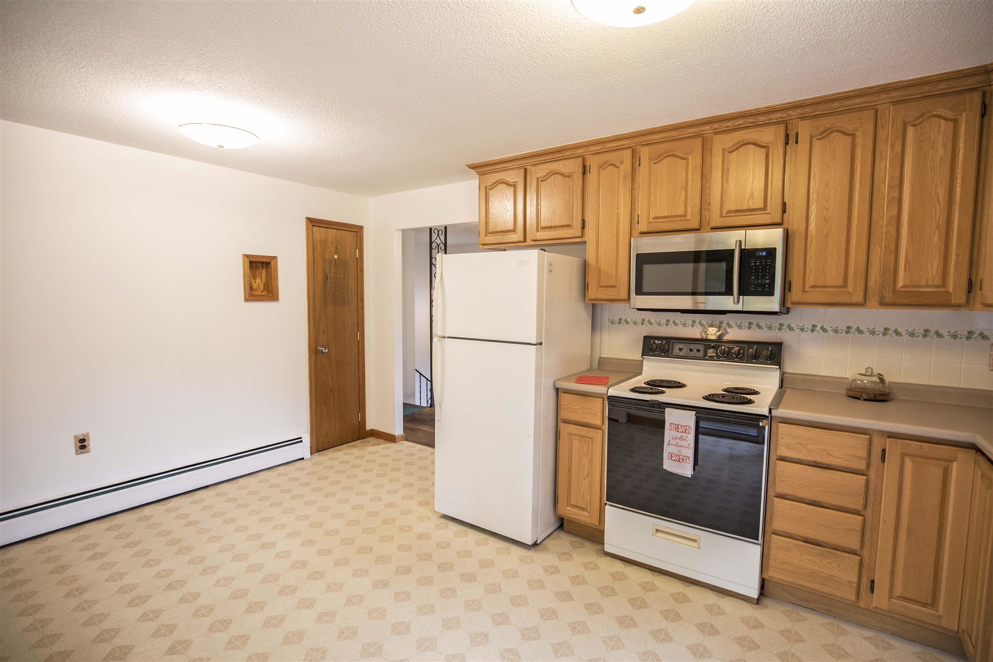 9 Mulberry Road Salem, NH 03079 - Photo 5 of 29 Gallery Image 5
